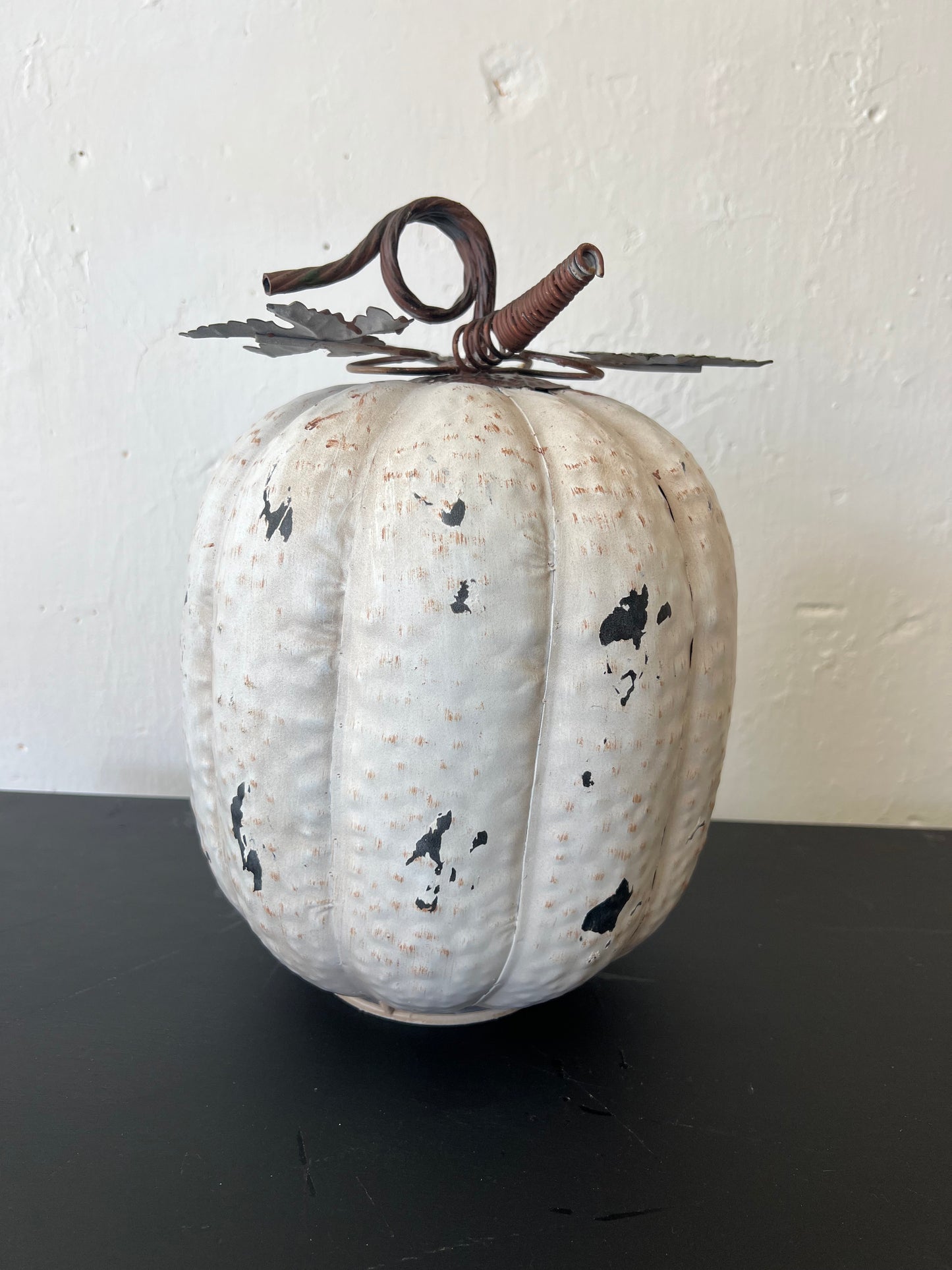 Fall Metal pumpkin wit floral metal stems