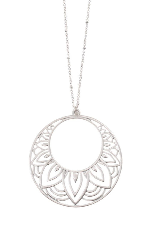 Silver filigree one circle pendant on station chain