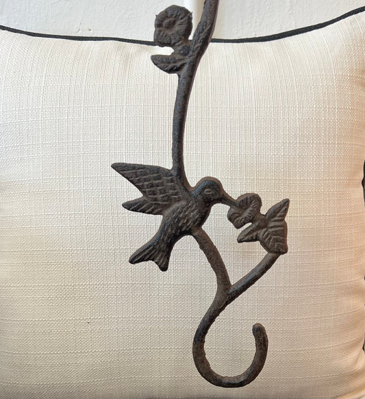 Hummingbirds hanging basket iron hooks