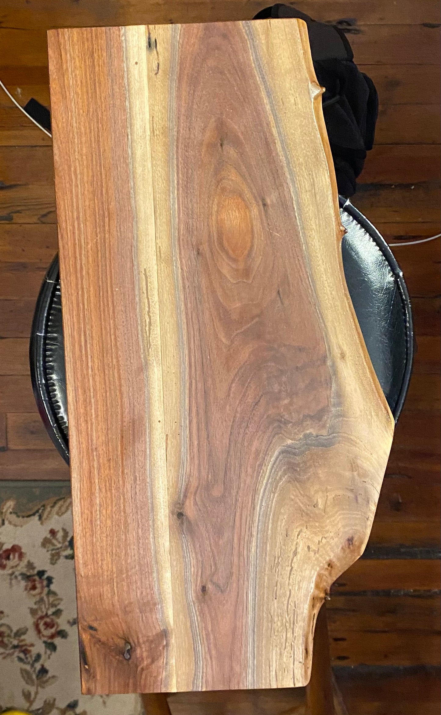 Live edge Cutting board